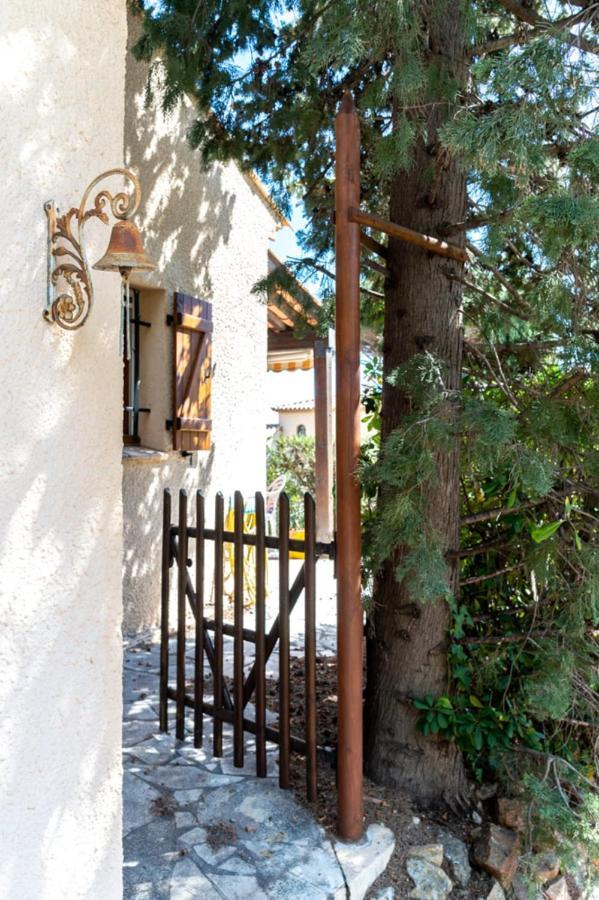 Cosy Studio Just A Stone'S Throw From The Beach Apartment Сен Максим Екстериор снимка